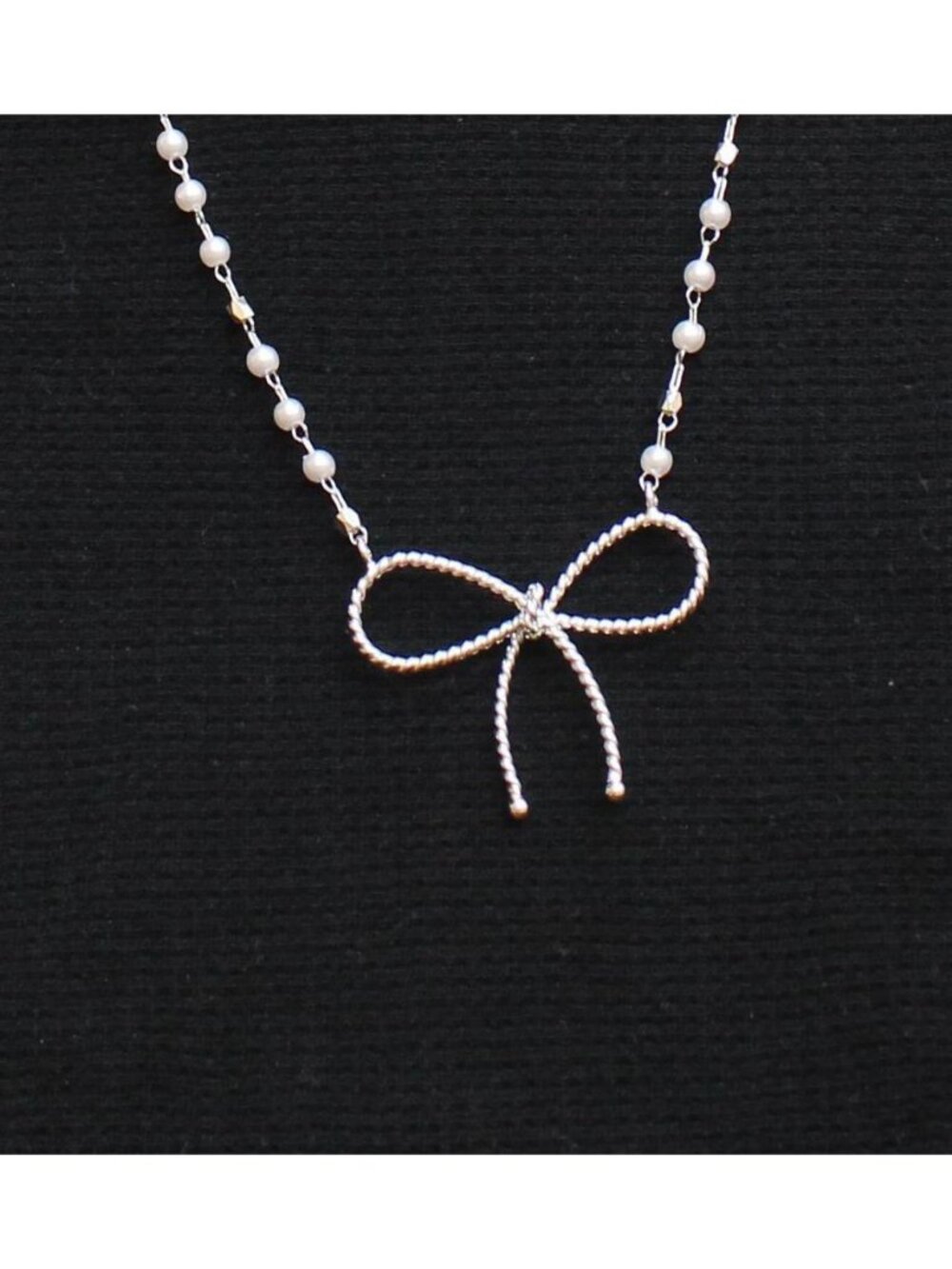 NWT Periwinkle By Barlow Chain Bow Pendant Necklace Silver Gray / White 17" + 3"